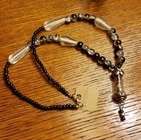 Handmade vial pendant necklace - Picture 4 of 6